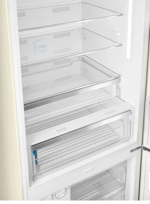 Frigorífico combinado Smeg FAB38RCR5 bege