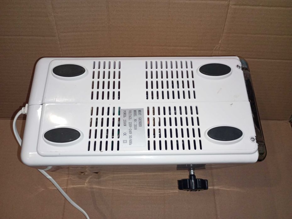 М'ясорубка електрична Grant 2500W электро мясорубка