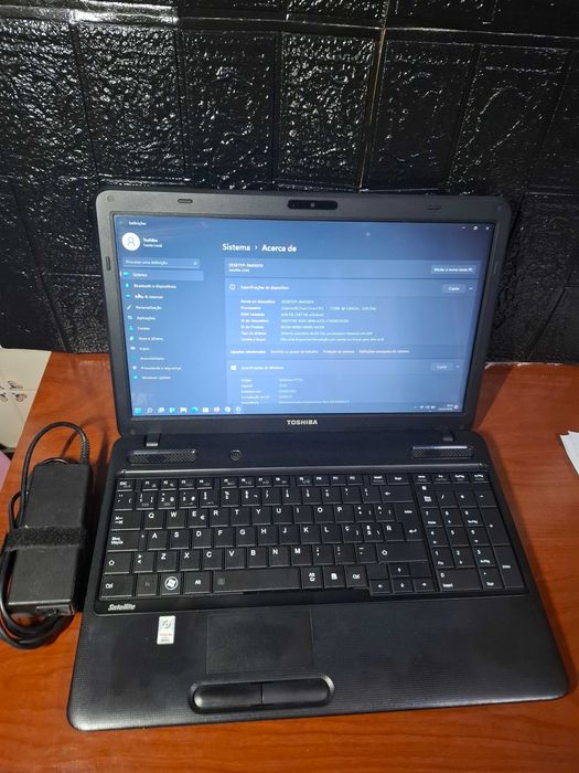 Toshiba Satellite - Windows 11 Pro - Rápido com SSD - Ideal p/ Estudo/Trabalho