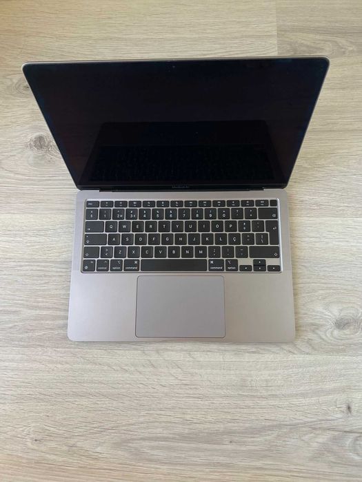 MacBook Air Apple M1 RAM: 16 GB - 256 GB
