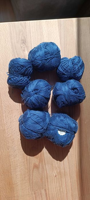 Granatowa włóczka 7 kłębków 200 gram