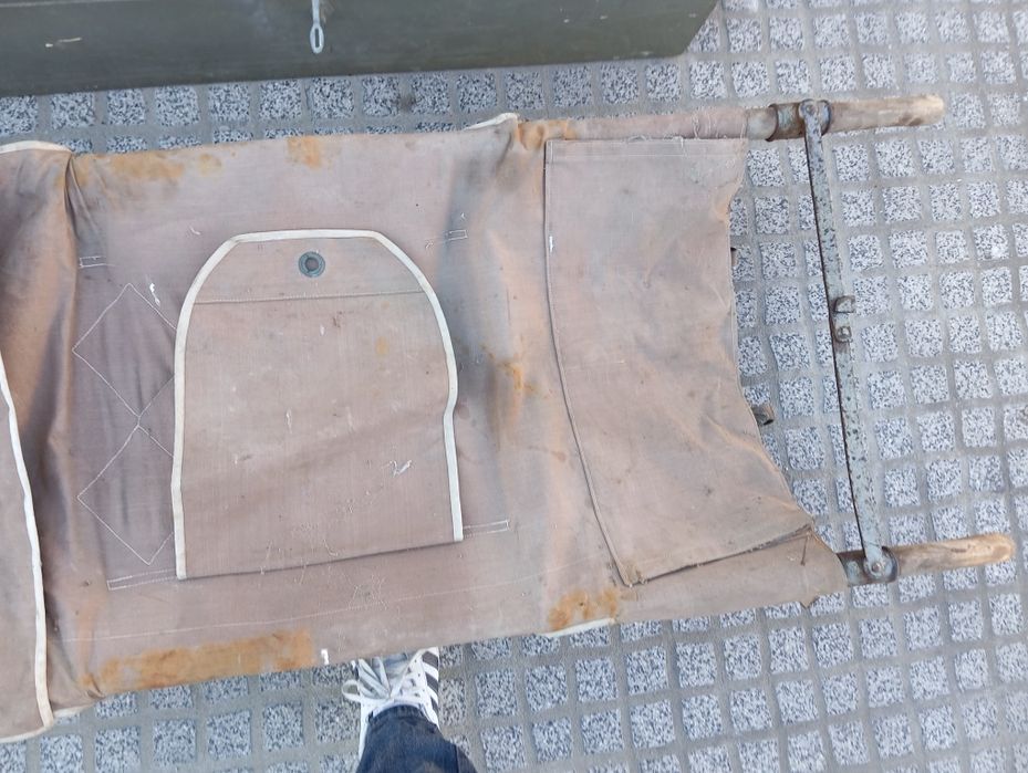 Maca do exercito antiga e caixa explosivos