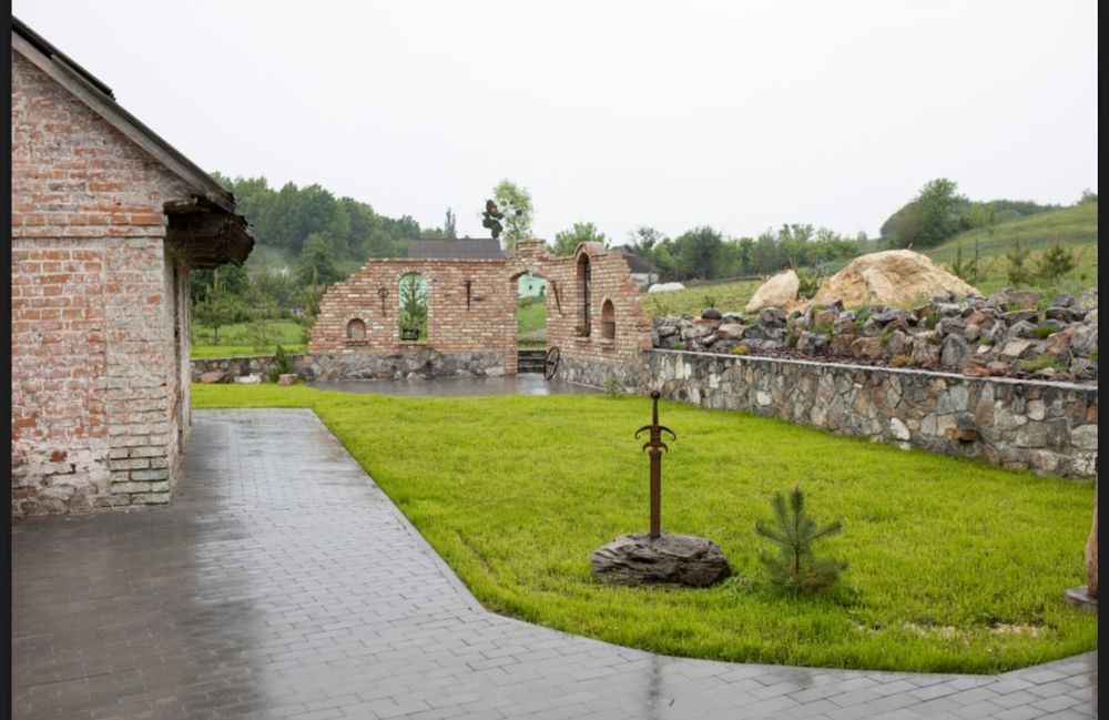 Будинок для відпочинку 100 км від Києва