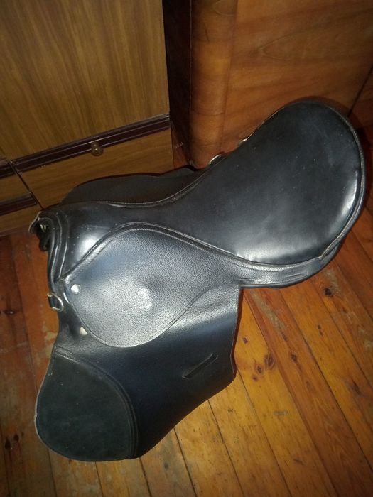 Продам сідло для коня б/у