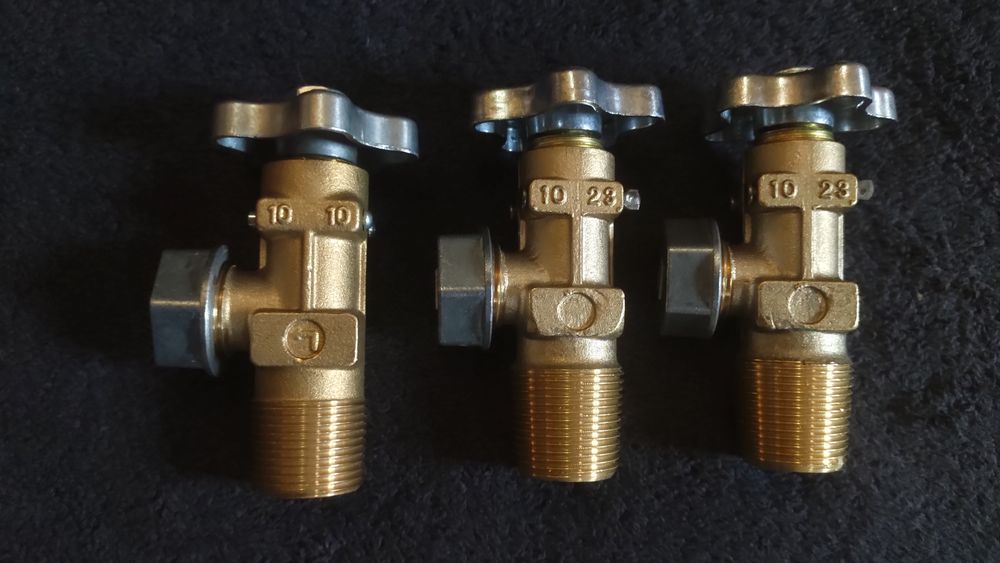 Продам газові балони на пісьма не відповідаю.