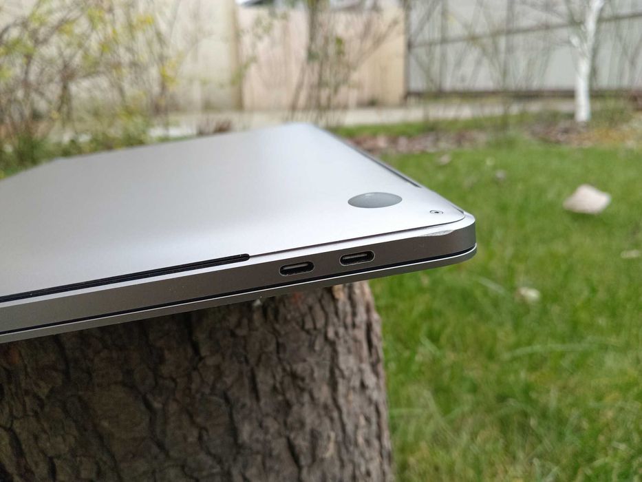 Ноутбук Apple Macbook Pro 16 Retina, 2019 i7/16/512gb (є вм'ятина)