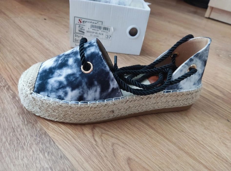 Sznurowane espadryle na platformie r.37