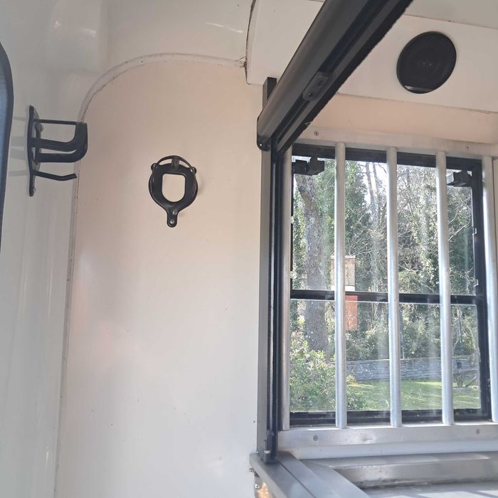 Renault Master STX Transporte cavalos 5 lugares