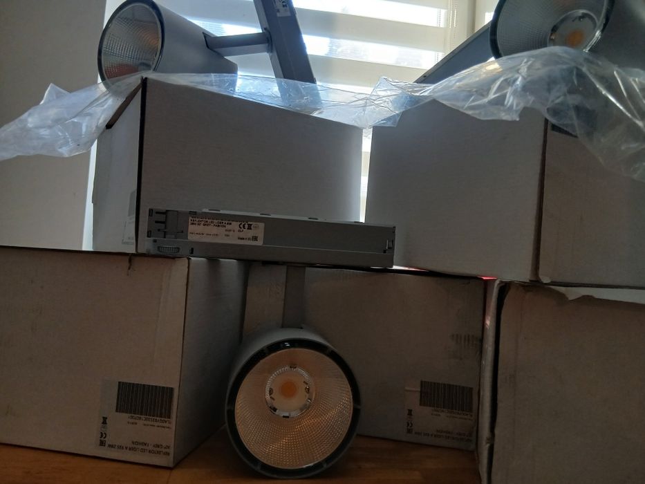 18 st Sprzedam lamp ledowych na szynoprzewód