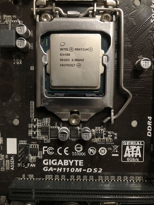 Материнська плата 1151 під відновленя, на деталі