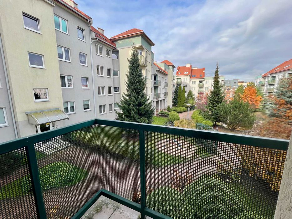 Trzy pokoje na Krętej, 1 piętro, cegła - zieleń, cisza i spokój. Nowe Miasto. - Więcej