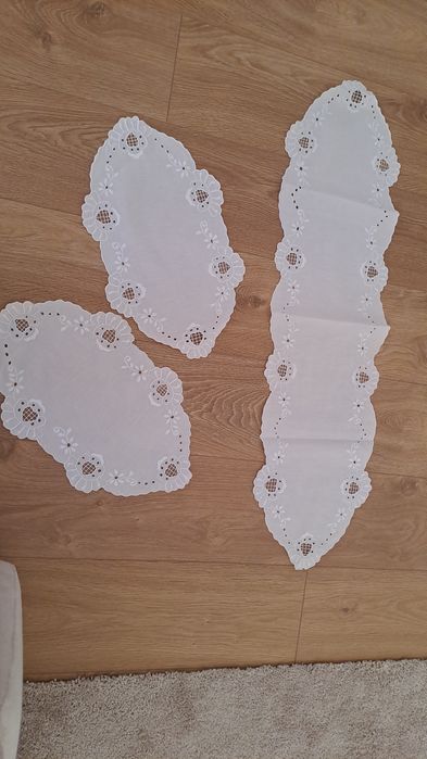 Jogo naprons em linho bordado