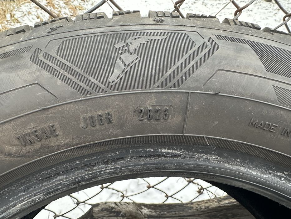 Продам зимові  шини goodyear ultragrip performance 3 195 65 r15 91t