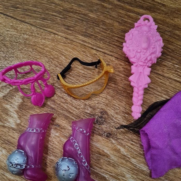 Аутфит, одяг, взуття, меблі monster High