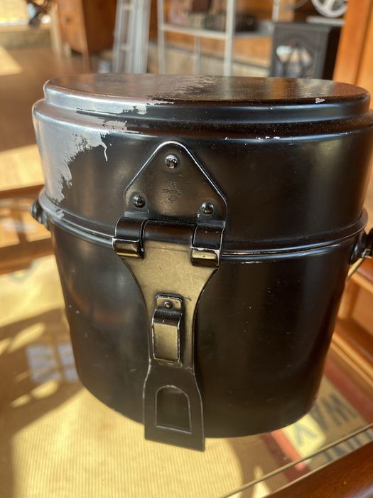 Antiga marmita/gamela militar