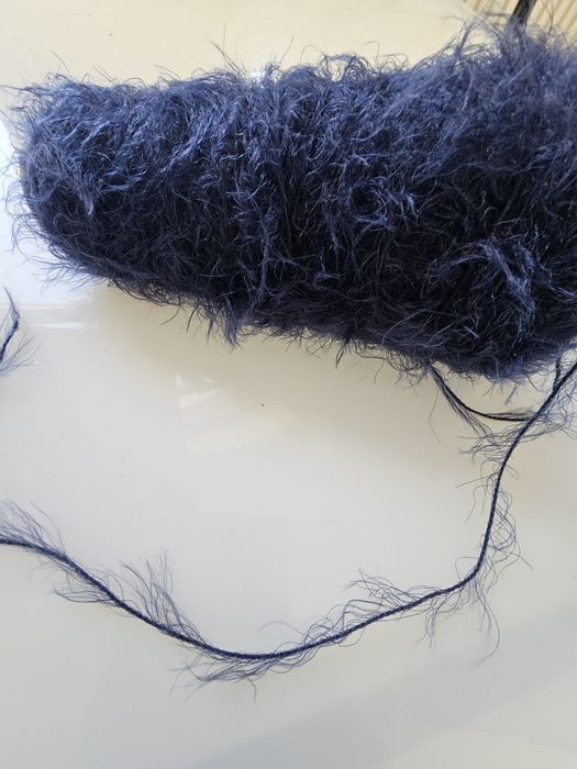 Włóczka fantazyjna mięciutka 0,112 kg ce10