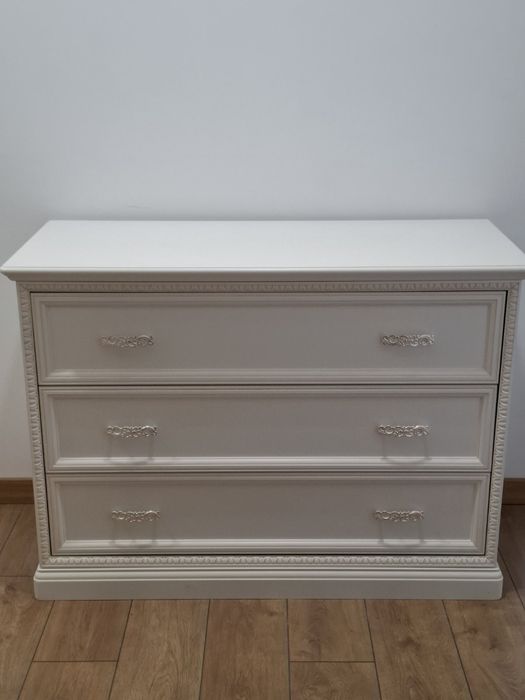 Продаю комод в спальню