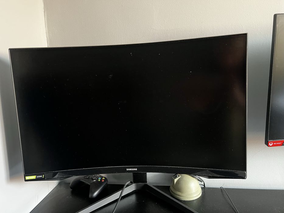 Samsung oddysey g7 240hz 2560x1440p