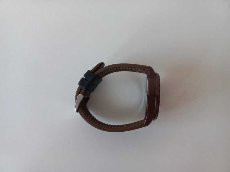 Relógio ONE - Castanho