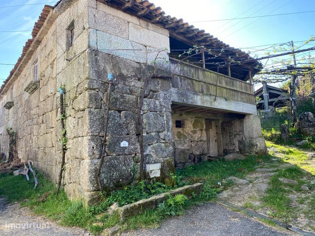 Moradia T2 para venda em Azias | Ponte da Barca