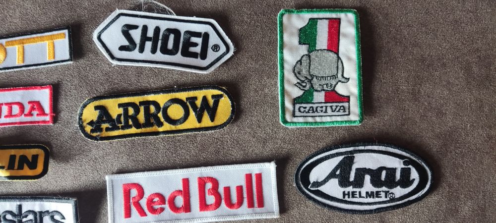 Emblemas bordados antigos