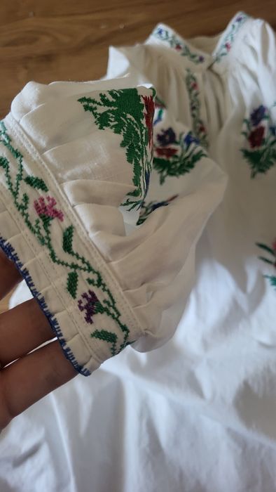 Вишиванка . Давня вишиванка . Вишита сорочка