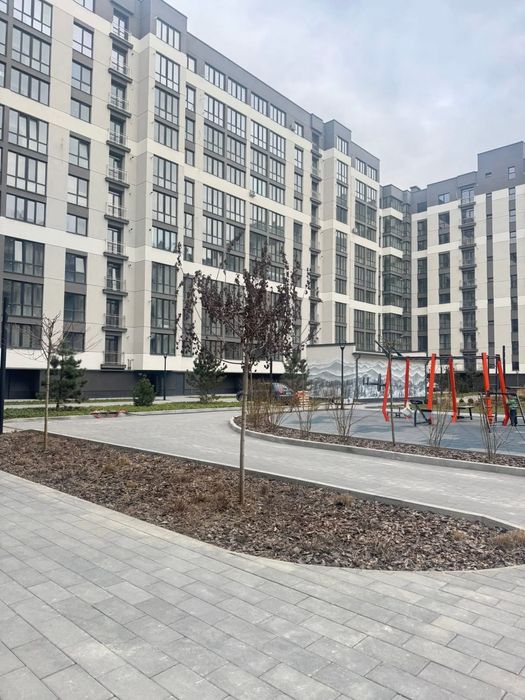Продам 1 кімнатну квартиру у стані сирця поруч озера та парку
