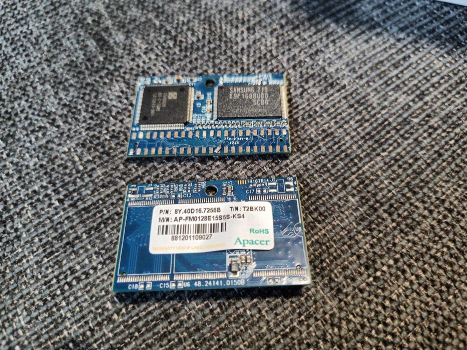 Moduł Apacer IDE Flash o numerze części 8Y.40D16.7256B