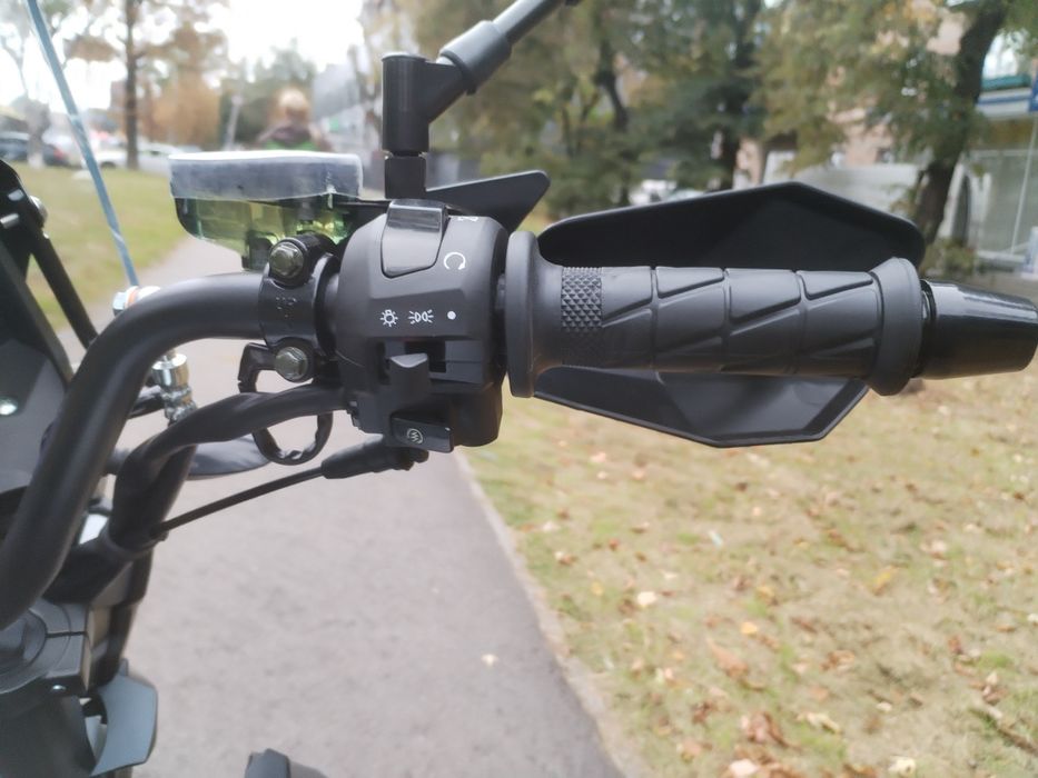 Мотоцикл SPARK SP300T-4