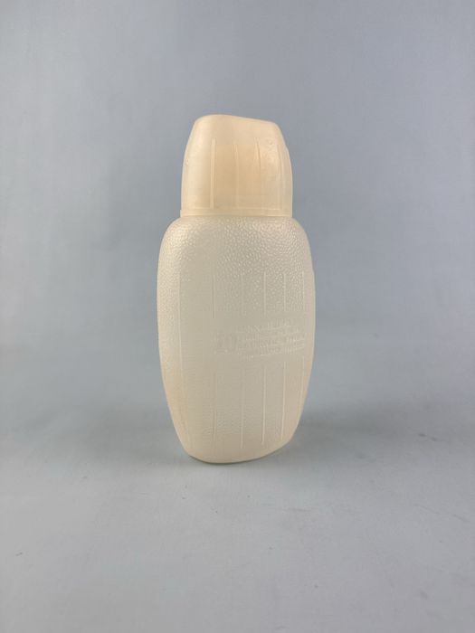 Plastikowy bidon turystyczny z kubkiem prl