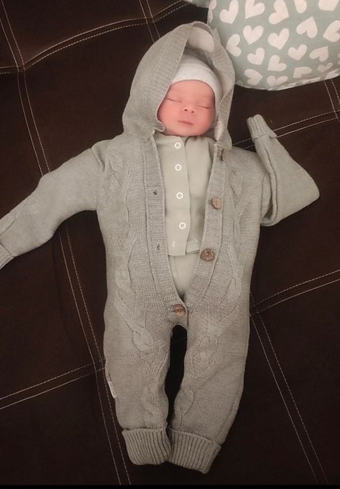 В'язаний теплий комбінезон на дитину 3-6 місяців