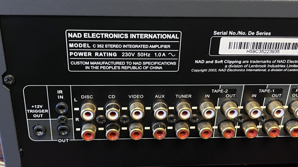 NAD C 352 Підсилювач