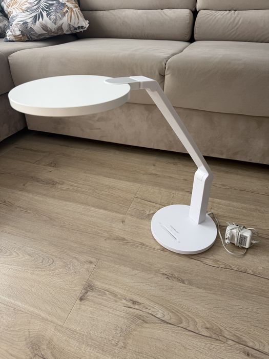 Lampka biurkowa LED biała