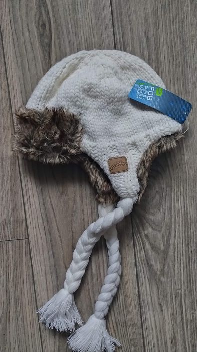 Damska biała czapka warkoczyki 4F