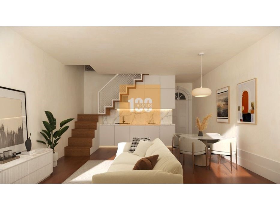 T2 duplex novo com jardim em Cedofeita