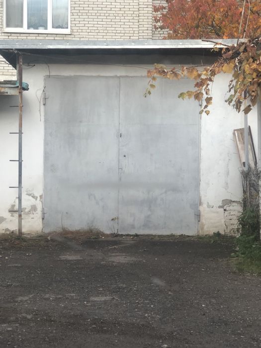 Цегляний Гараж по вулиці Стебельського