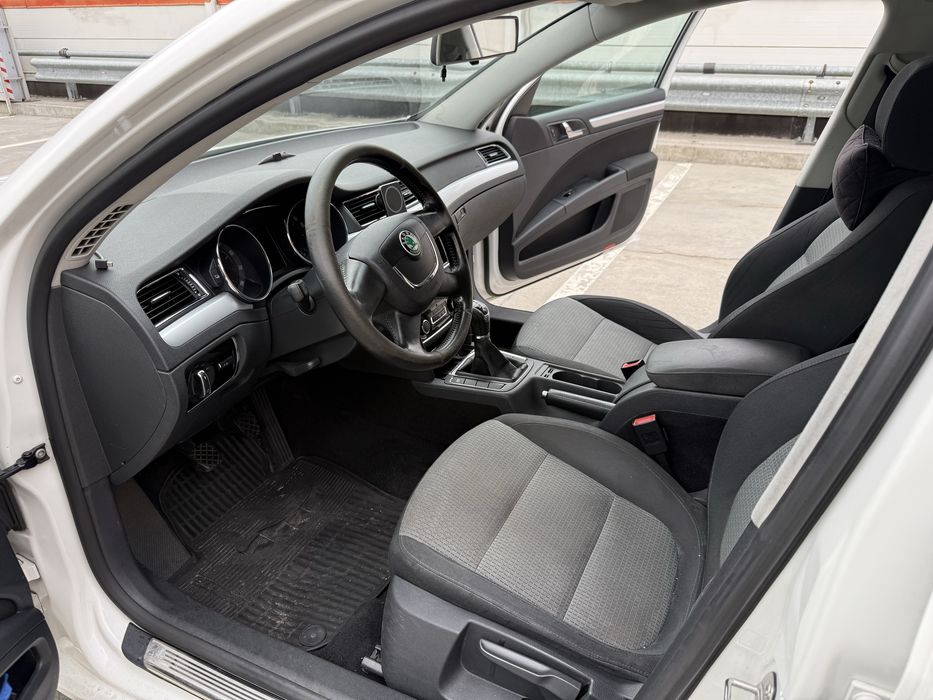 SKODA SUPERB 2012 (флагман, вище клас за OCTAVIA)