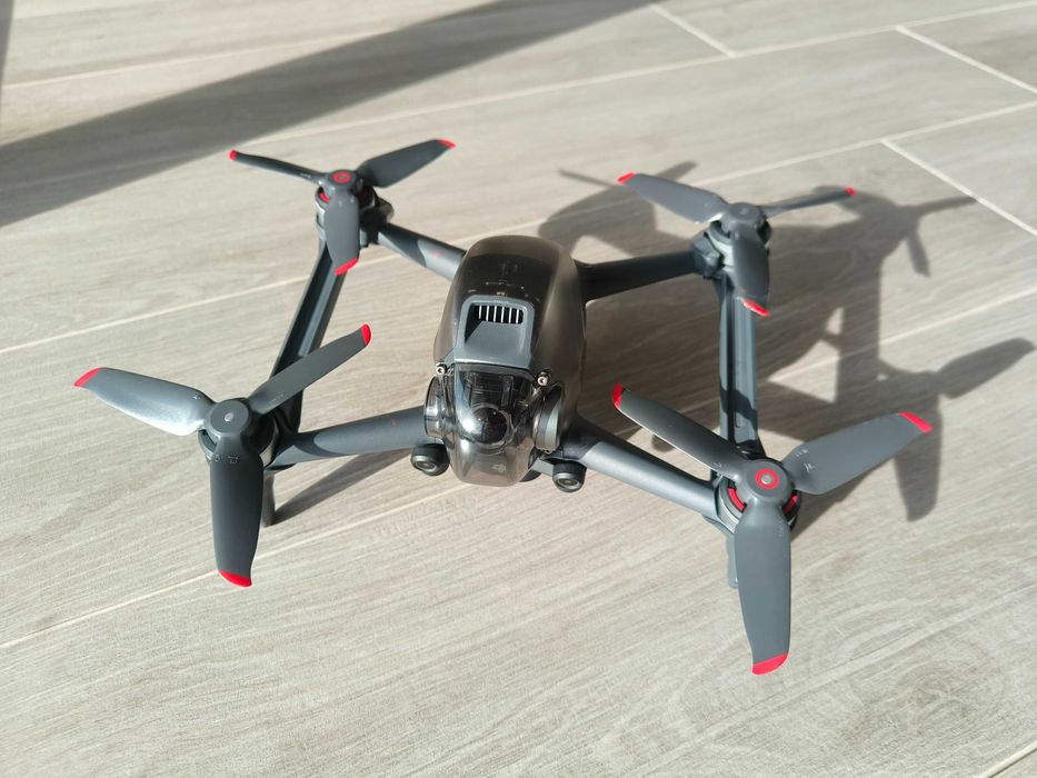 Drone dji fpv combo com motion controller.