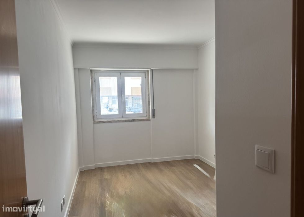 Apartamento T3 no Borel Renovado e Pronto a Habitar: Descubra o Seu R
