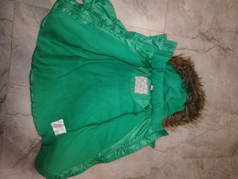 Куртка на дівчинку, розмір 110