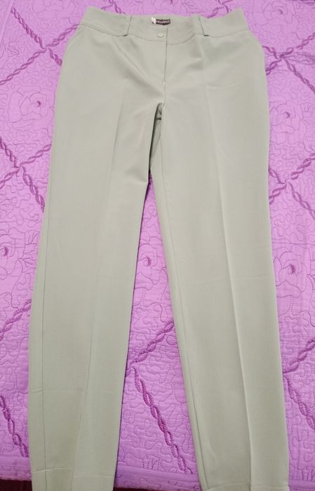 Стильний брючний костюм