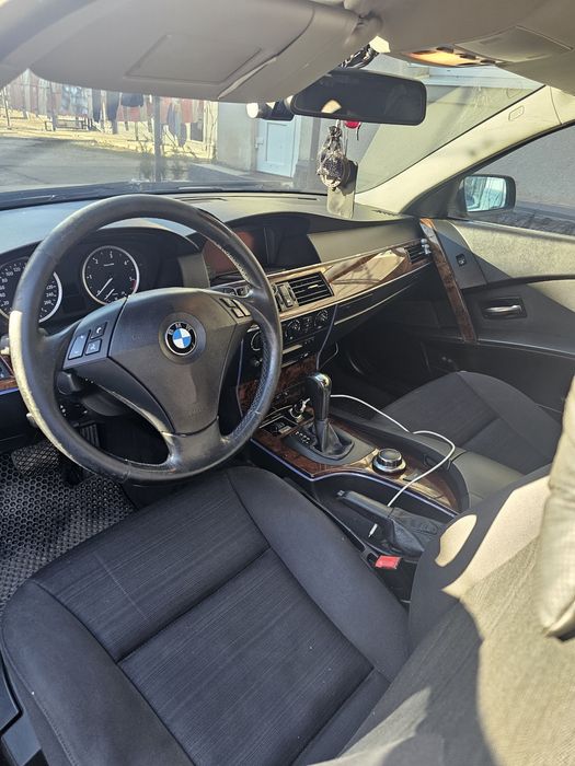 Продам BMW e61 2.0d автомат