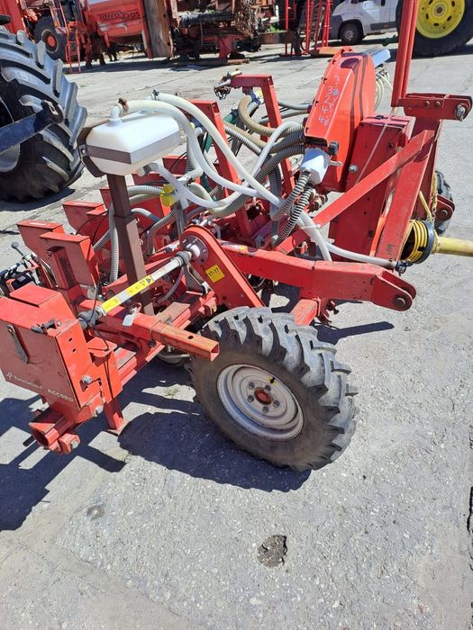 Siewnik Kverneland do marchwi 5 rzędowy