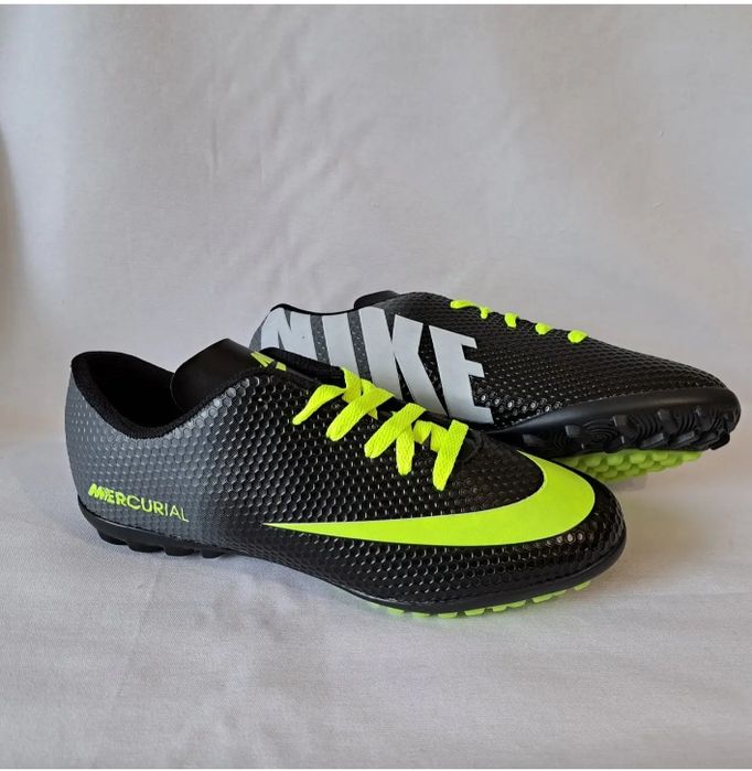 Сороконожки футбольная обувь