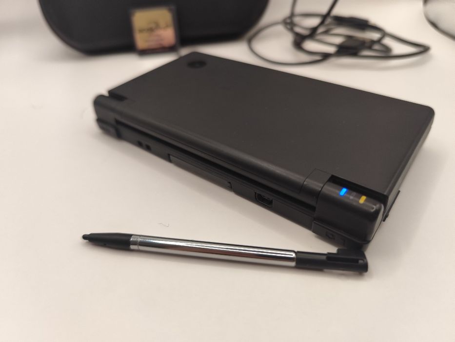 Nintendo DSi Preta (Black) – Excelente Estado+ Aceckard + Carregador USB+ Estojo