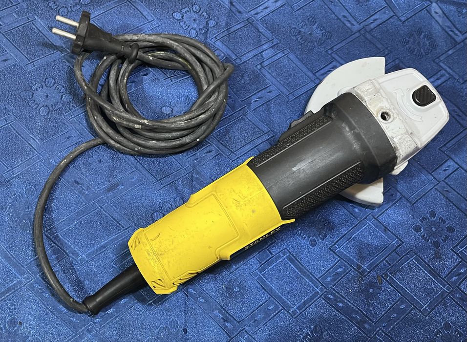 Stanley FATMAX FME822 Болгарка 125мм 850Вт