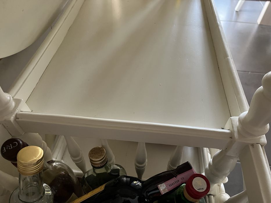 Carrinho bar com mesa de abas rebativeis  madeira massica lacado