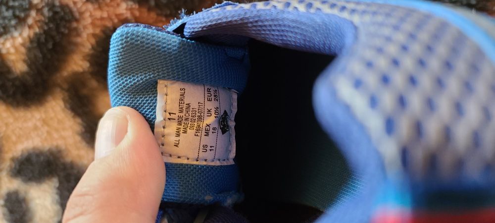 Продам кросовки детские