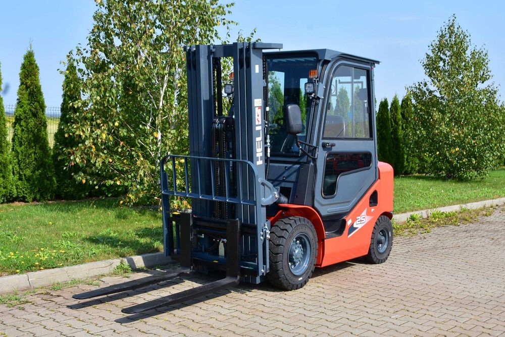 Wózek Widłowy Heli 2,5 T 4,7M LPG Kabina Pełne opony
