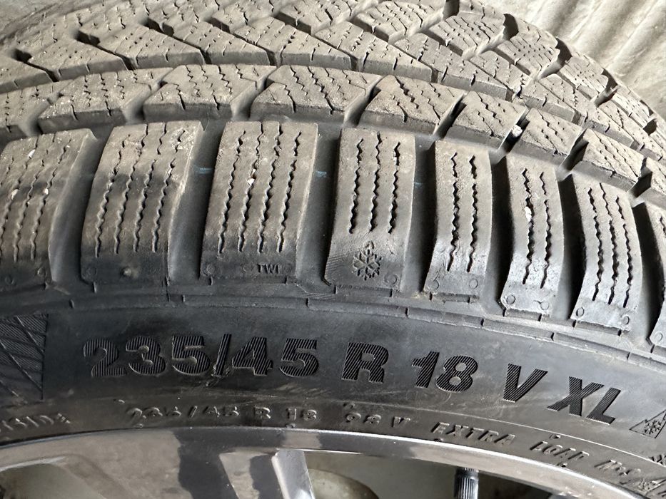 R18 5.112 Continental 235/45 R18